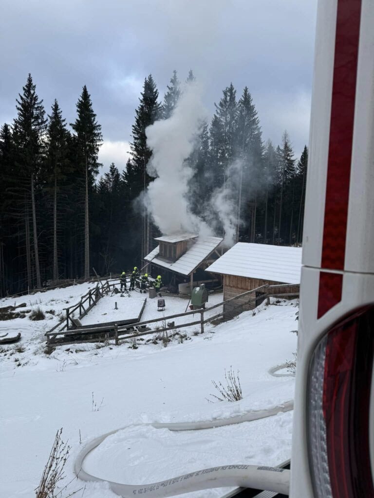 B12-Almhüttenbrand 07.02.2025